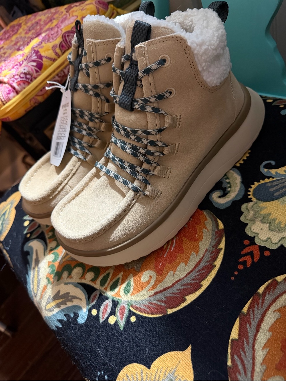 HEY DUDE Women's Beige Sherpa-Lined Winter Boot